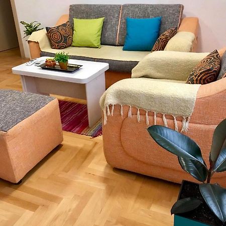 Regina'S Apartments Скопье Экстерьер фото