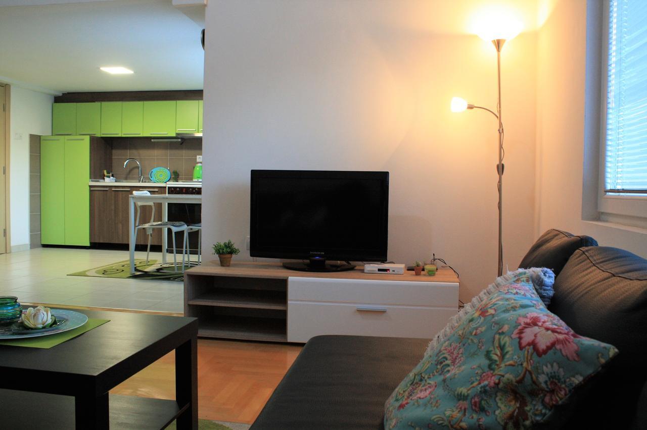Regina'S Apartments Скопье Экстерьер фото