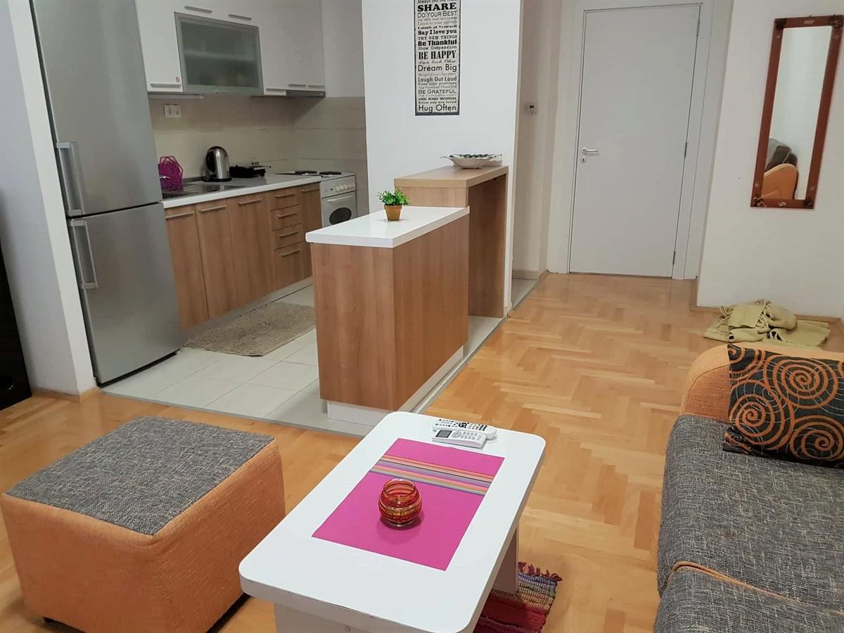 Regina'S Apartments Скопье Экстерьер фото
