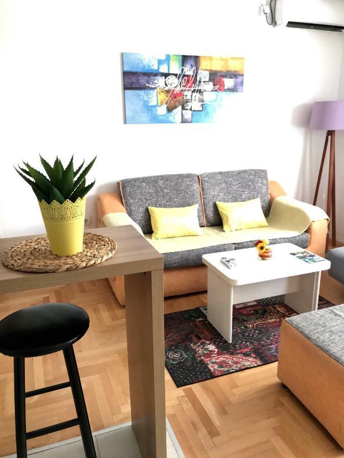 Regina'S Apartments Скопье Экстерьер фото