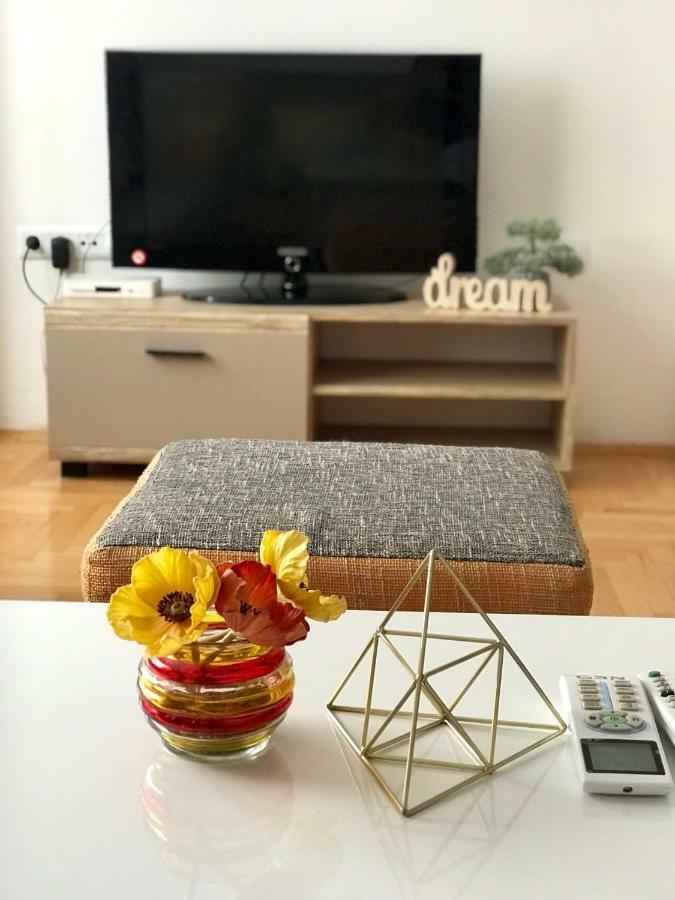 Regina'S Apartments Скопье Экстерьер фото