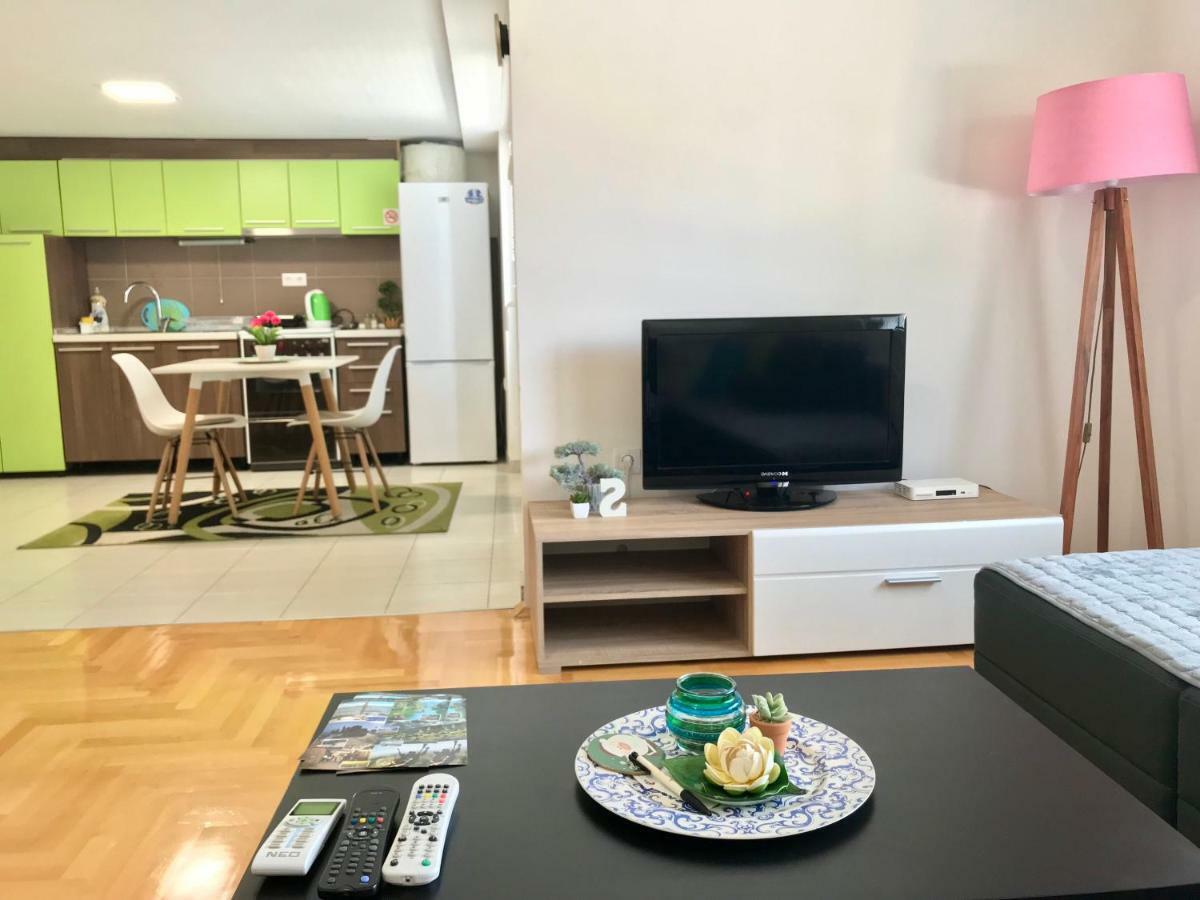 Regina'S Apartments Скопье Экстерьер фото