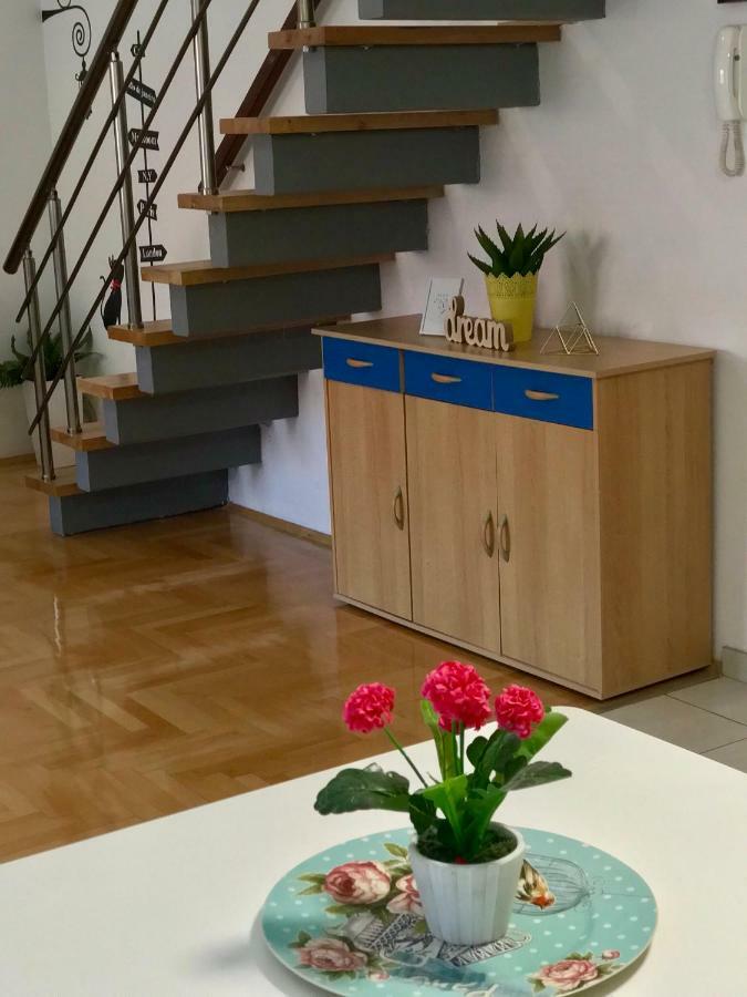 Regina'S Apartments Скопье Экстерьер фото